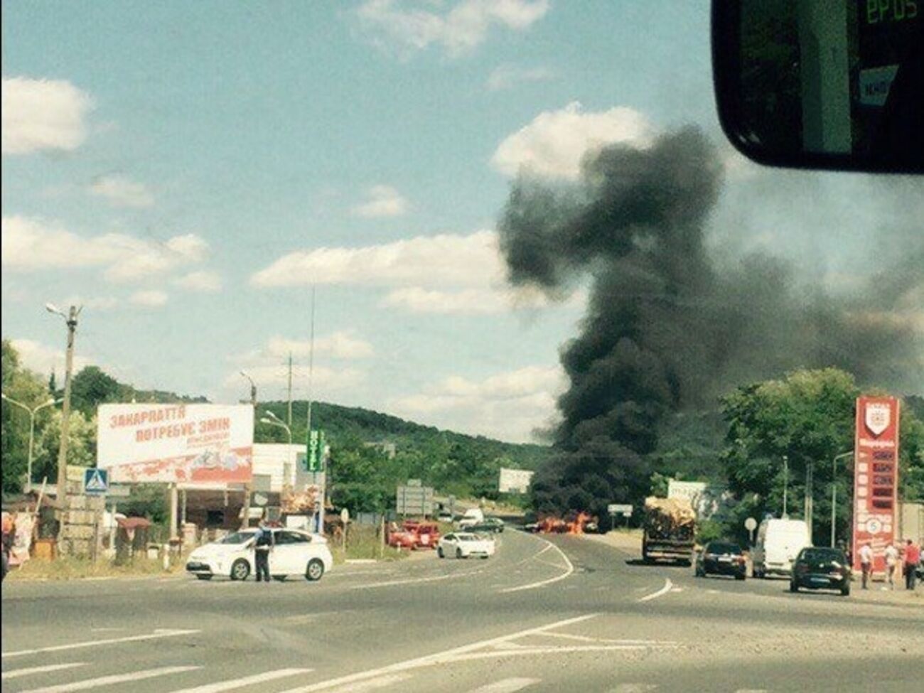 Автомобиль, сожженный в боевом столкновении в Мукачево&nbsp;