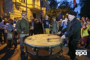 Активисты провели ночь на Банковой