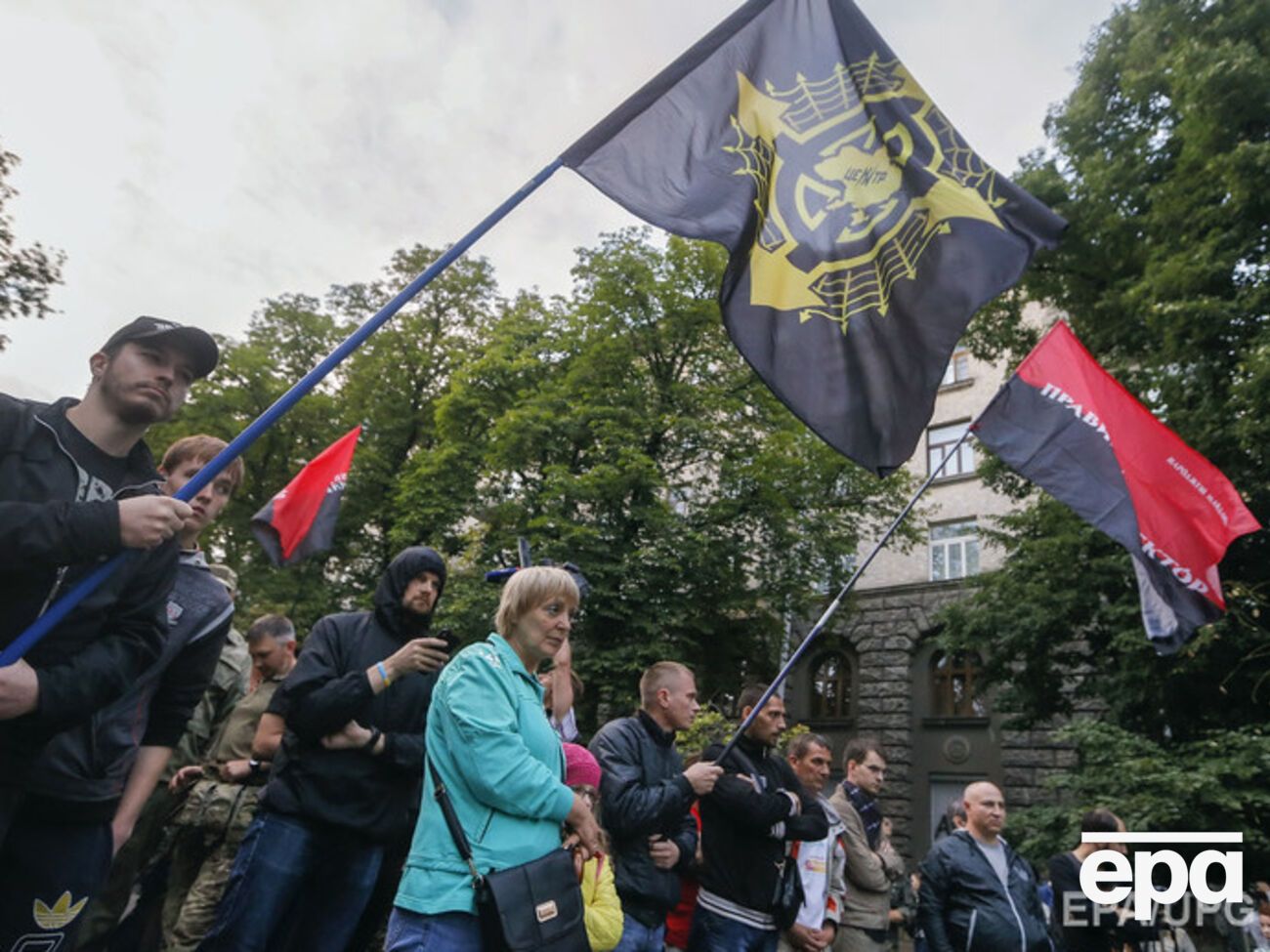 "Правый сектор" заявляет, что его представители не стреляли первыми