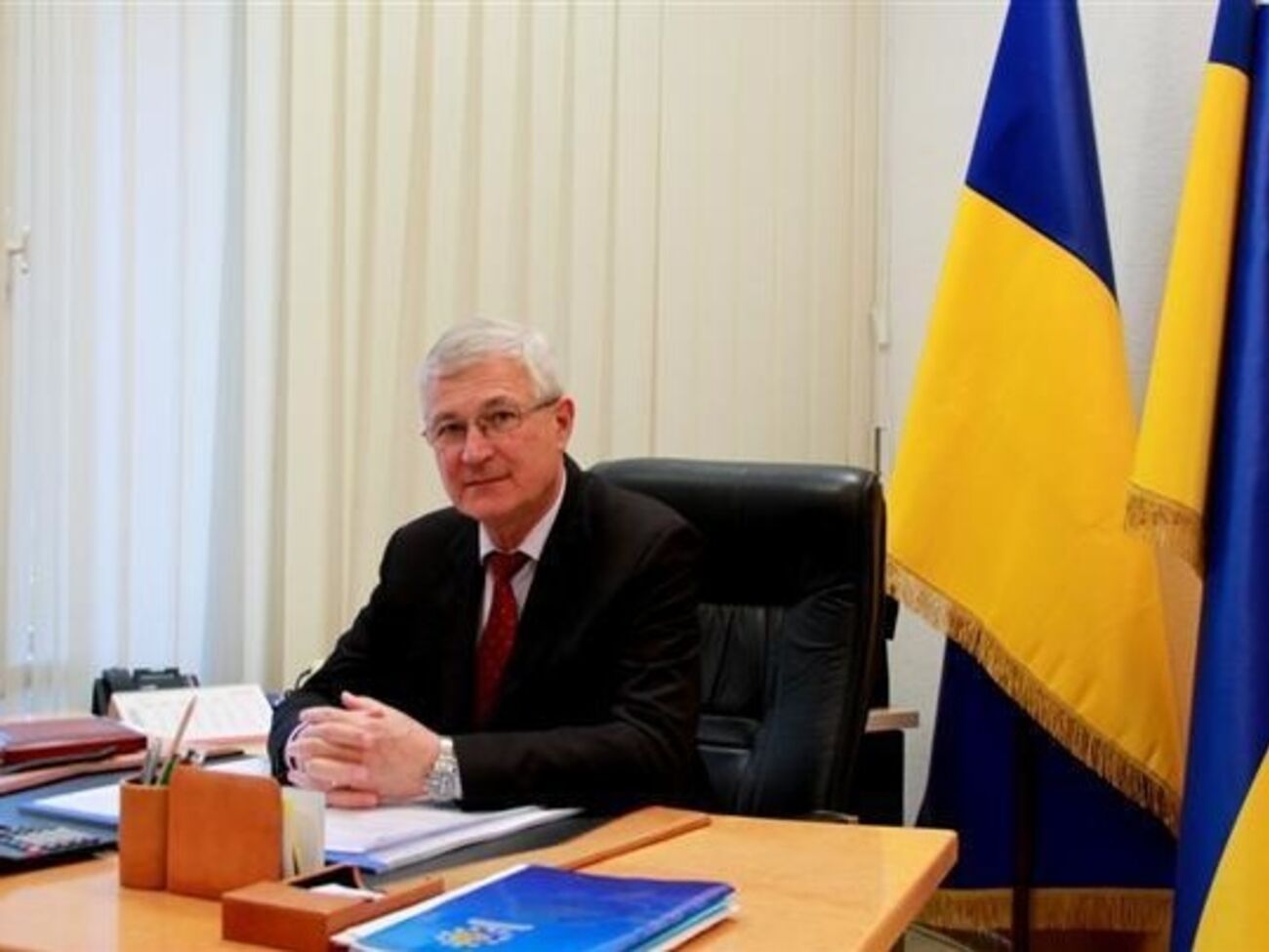 Мэр Мукачево Золтан Лендьел призвал горожан вести себя свободно, но бдительно