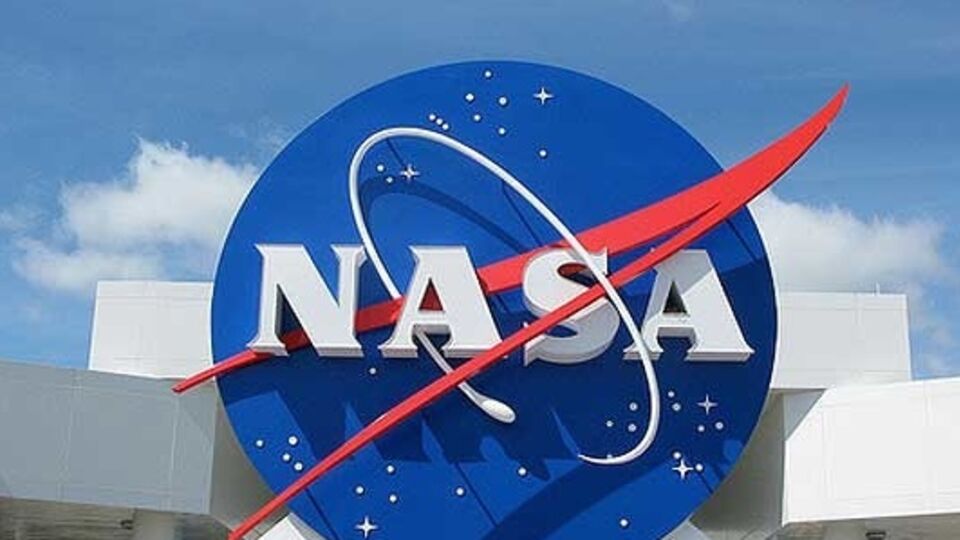 NASA показала видеозапись вспышки на Солнце