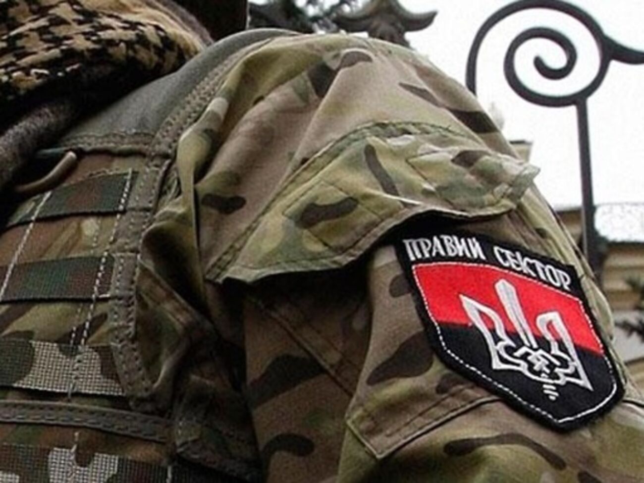 Бык: Наши побратимы забрали раненых и принесли дополнительный боекомплект. Они будут держаться дальше