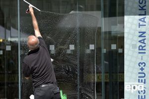 Ирану уже подключили систему SWIFT