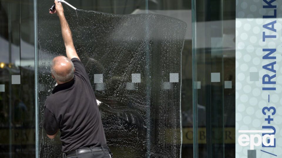 Ирану уже подключили систему SWIFT