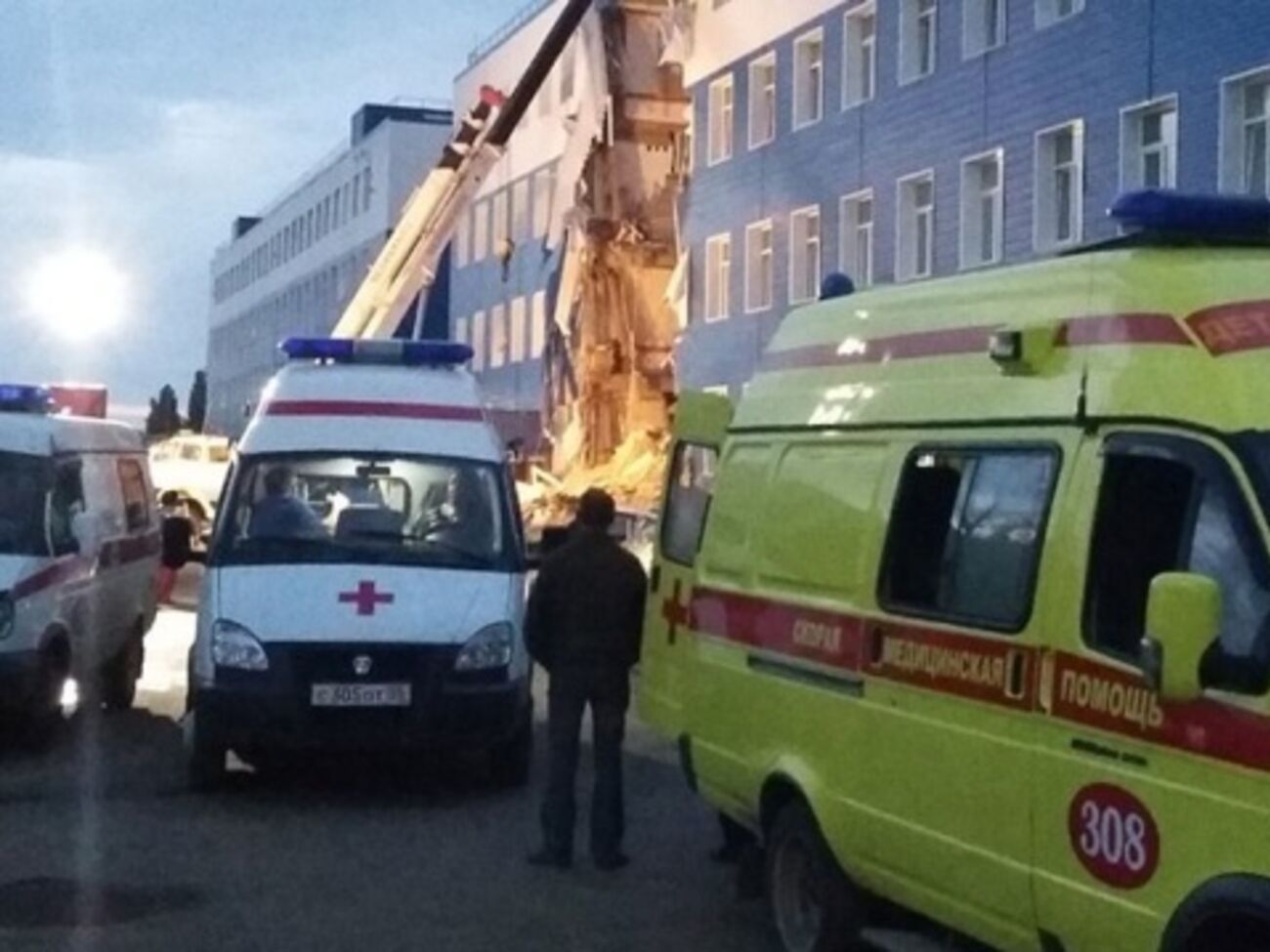 Трое военных госпитализированы в тяжелом состоянии