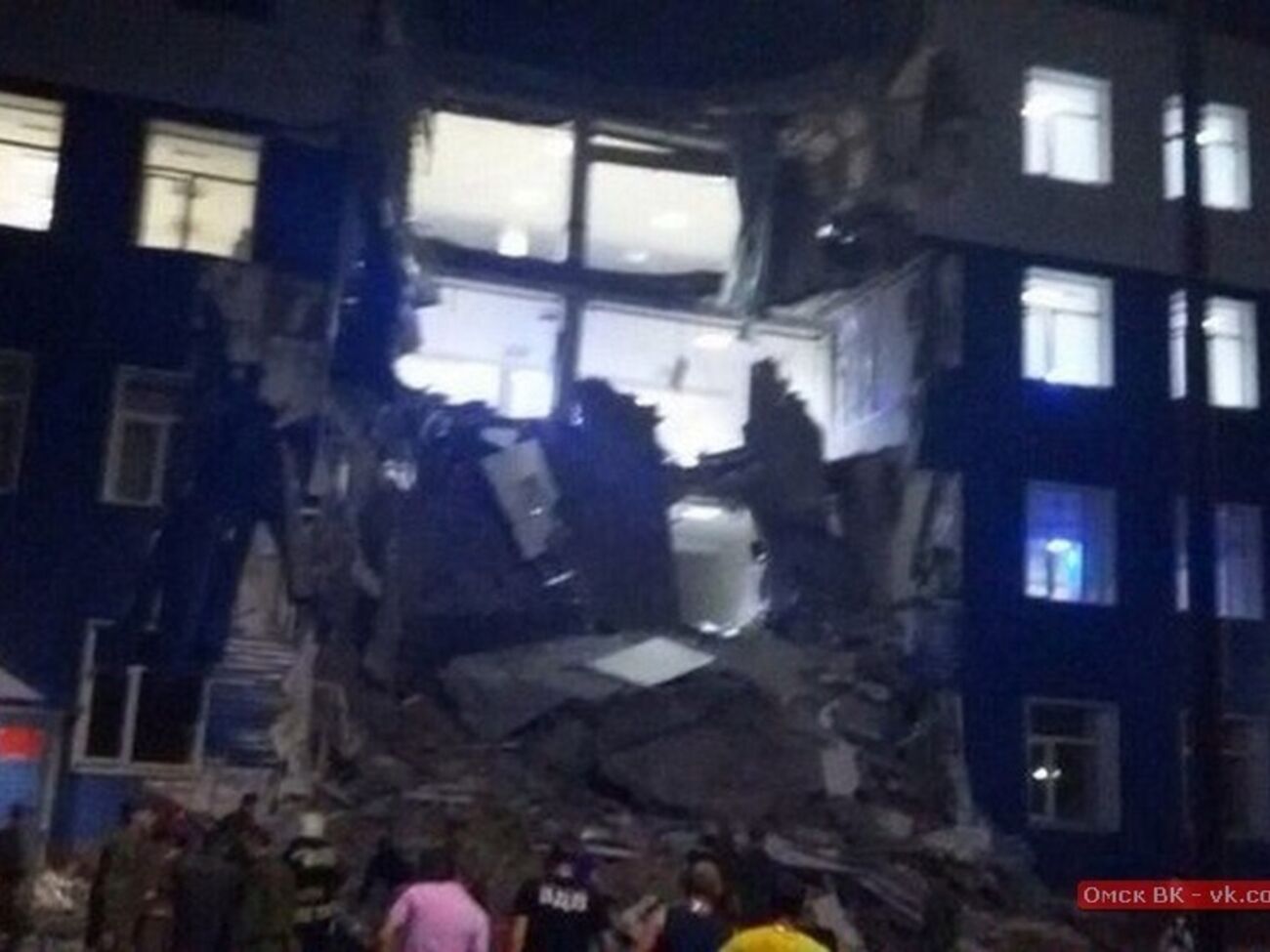 В результате обрушения здания погибли 23 человека