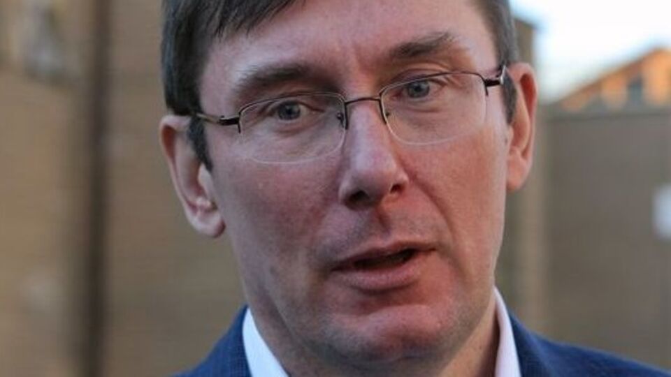 Луценко считает, что патриоты должны находиться на фронте