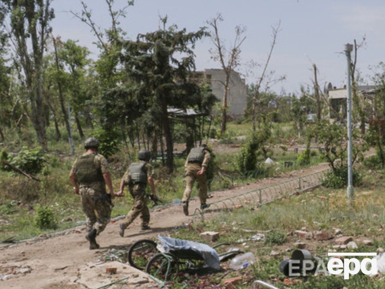 На участке фронта в районе аэропорта бои не прекращаются