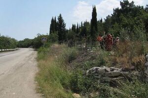 Кладбище в Алуште "доползло" до федеральной трассы