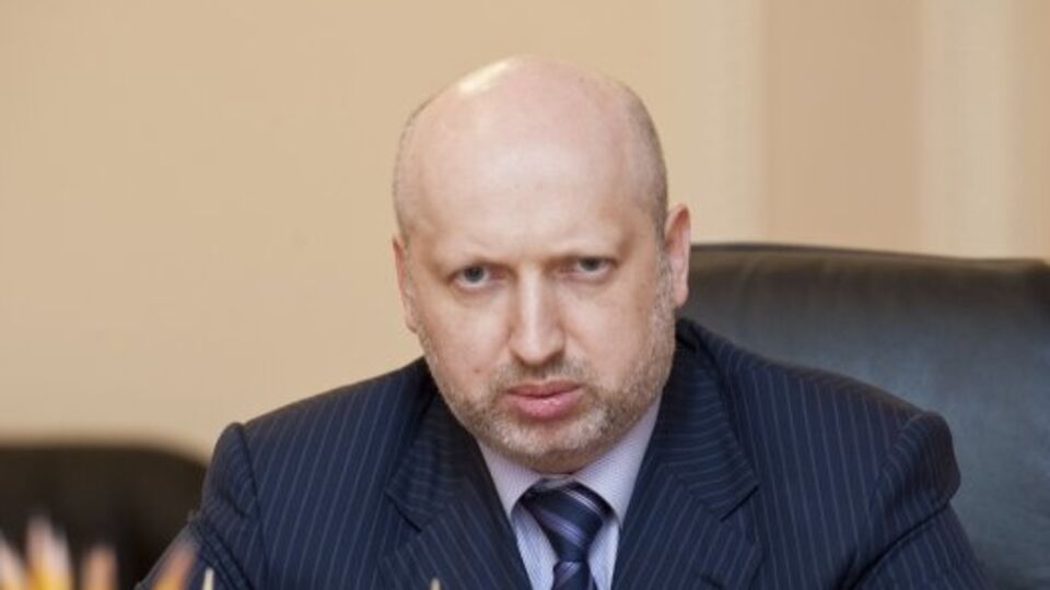 Турчинов: Число российских военных на Донбассе не уменьшается