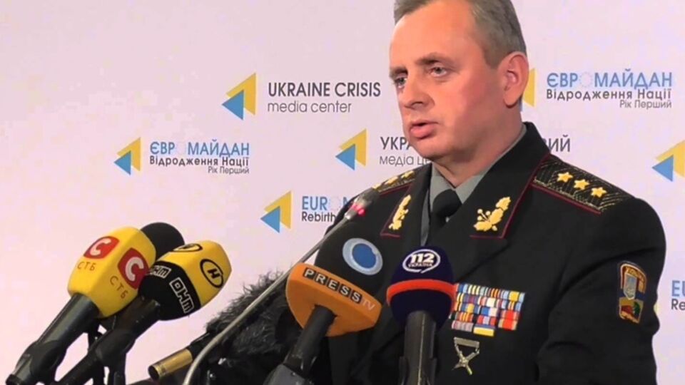 Виктор Муженко сообщил, что из Мариуполя выводят менее боеспособные подразделения