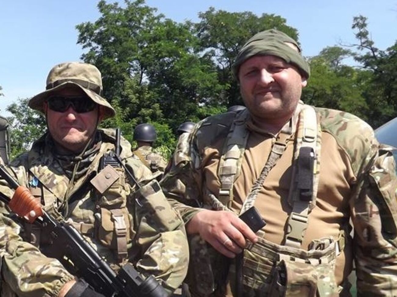 Командир ДУК "Правый сектор" Андрей Стемпицкий с позывным Летун (справа) с лидером "Правого сектора" Дмитрием Ярошем