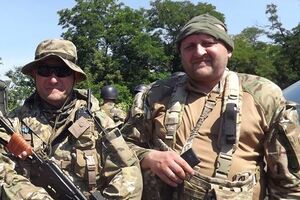 Командир ДУК "Правый сектор" Андрей Стемпицкий с позывным Летун (справа) с лидером "Правого сектора" Дмитрием Ярошем