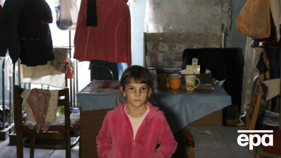 Жители Донбасса, спасаясь от войны, продолжают покидать свои дома