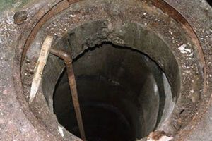 Предполагается, что рабочие отравились газами, скопившимися в шахте