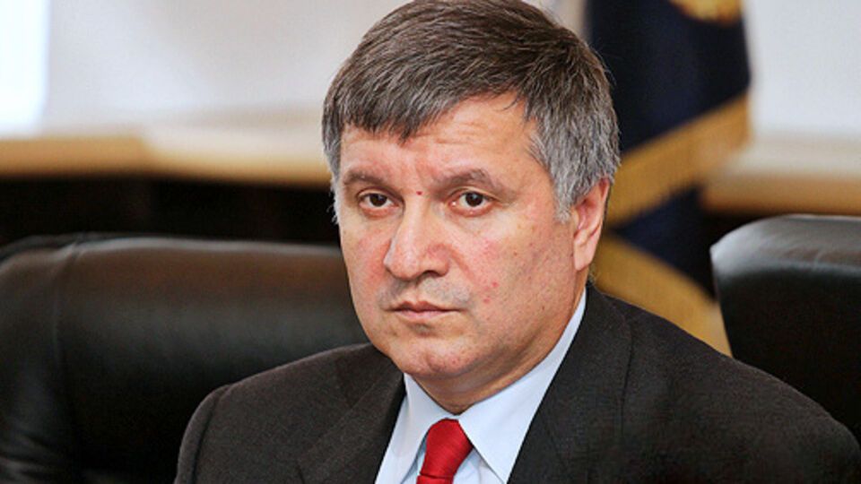 Аваков опроверг сообщение о снятии неприкосновенности с Яроша