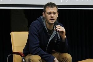 Казанский: Не знаю, до какой степени нужно желать зла своим родным городам, чтобы планировать для них судьбу Приднестровья и Абхазии.