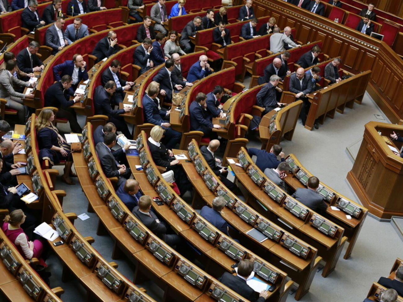 За использование процедуры ad hoc для принятия законопроекта о местных выборах проголосовали 247 нардепов