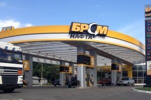 В результате пожара на нефтебазе "БРСМ-Нафта" погибли пять человек. По данным милиции, пожар возник во время нелегального смешивания нефтепродуктов и присадок