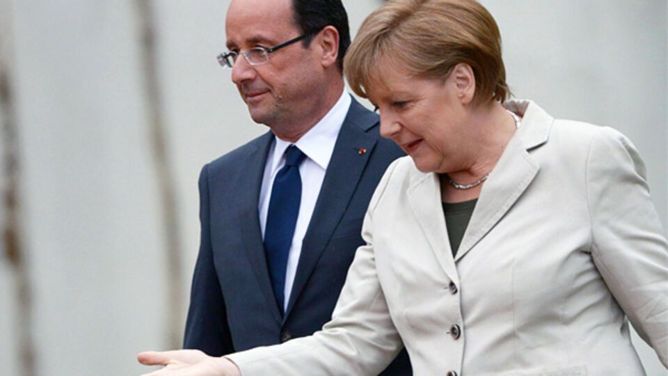 Владимир Гройсман поговорил по телефону с Ангелой Меркель и Франсуа Олландом