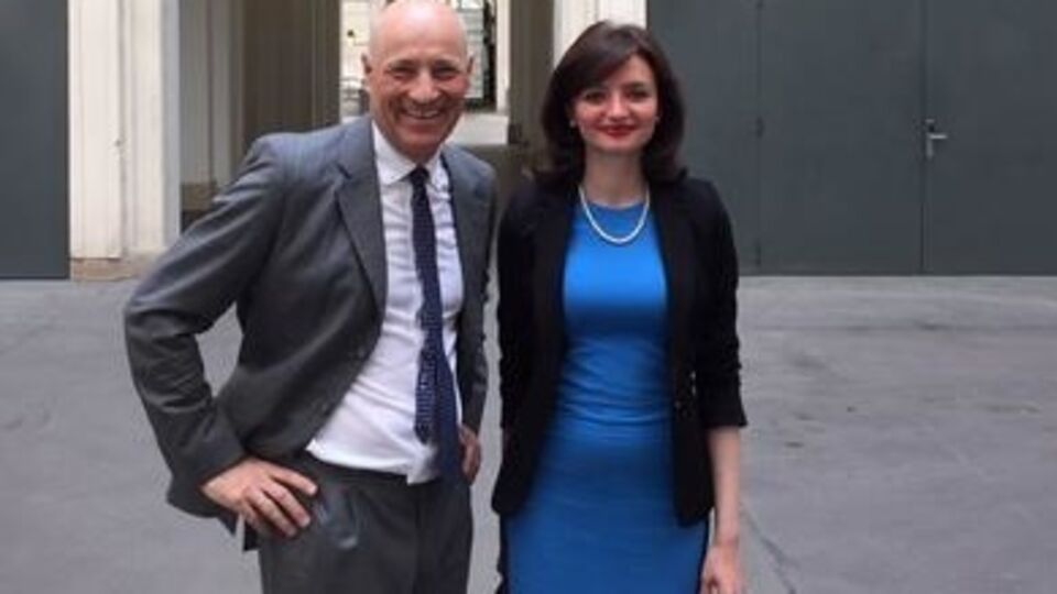 Марьяна Беца со спикером МИД Австрии Мартином Вайссом