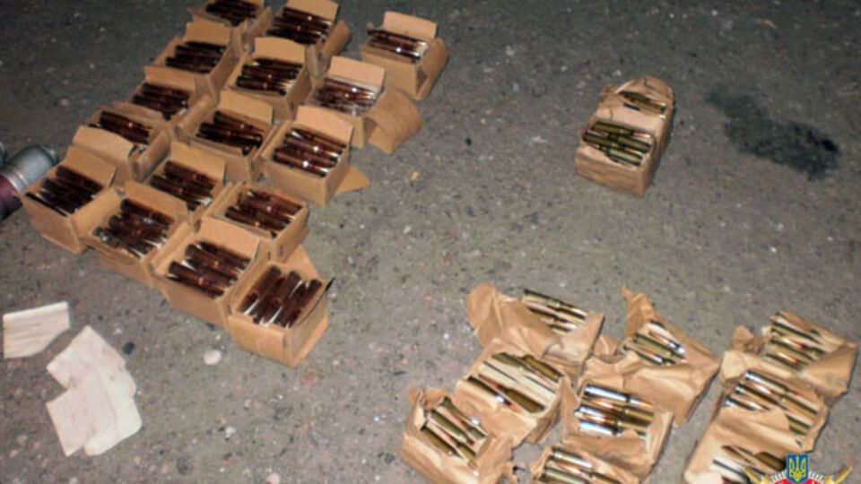 Задержан автомобиль волонтеров, которые перевозили боеприпасы. Фоторепортаж