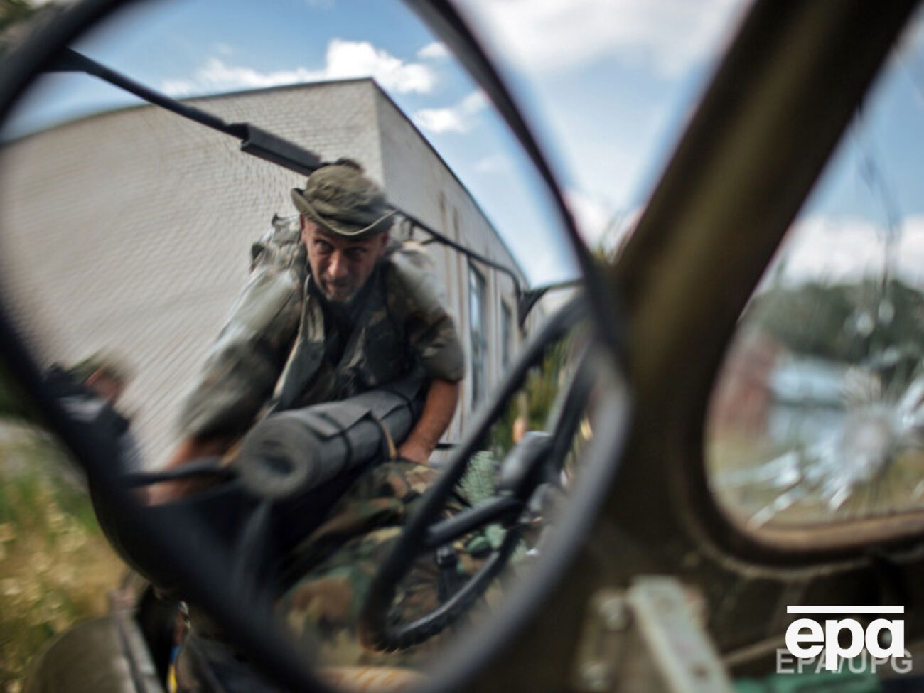 Украинские власти заявляют об обострении ситуации на востоке страны и возможном наступлении боевиков