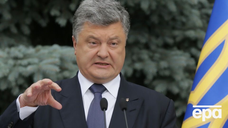 Порошенко: Люди с гранатометами и пулеметами в мирных городах являются террористами и бандитами. А если они при этом цепляют патриотические шевроны, их вина становится еще тяжелее
