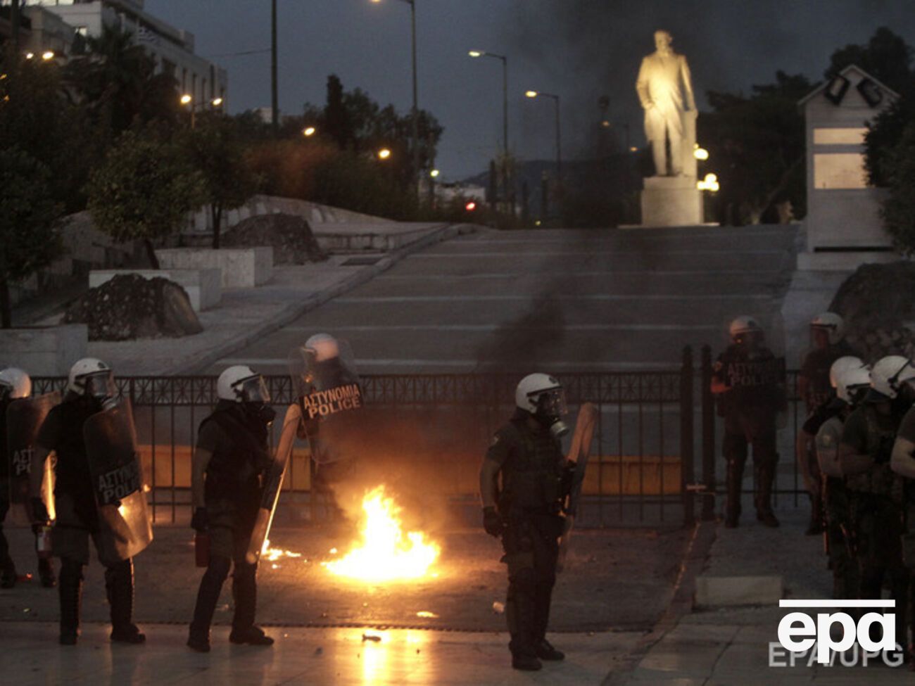 Противники соглашения с кредиторами атаковали полицию