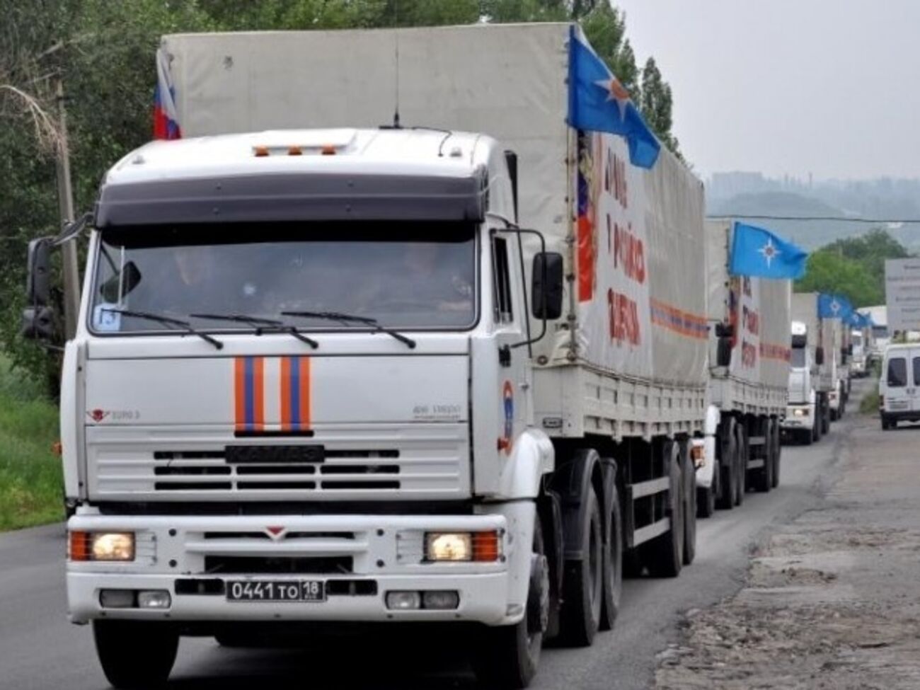 СМИ:&nbsp;В отличие от предыдущих "гумконвоев", этот прибыл не в Макеевку, а в Донецк