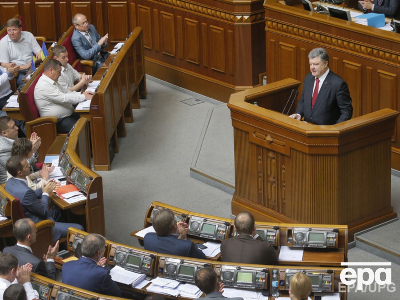 Президент подчеркнул, что внесенный им законопроект не расширяет полномочия института президентства