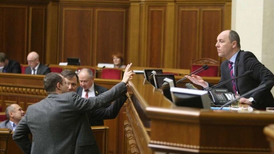 Рада перенесла местным властям часть полномочий по гуманитарной помощи