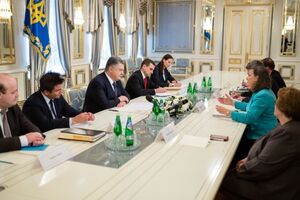 Порошенко провел встречу с Нуланд