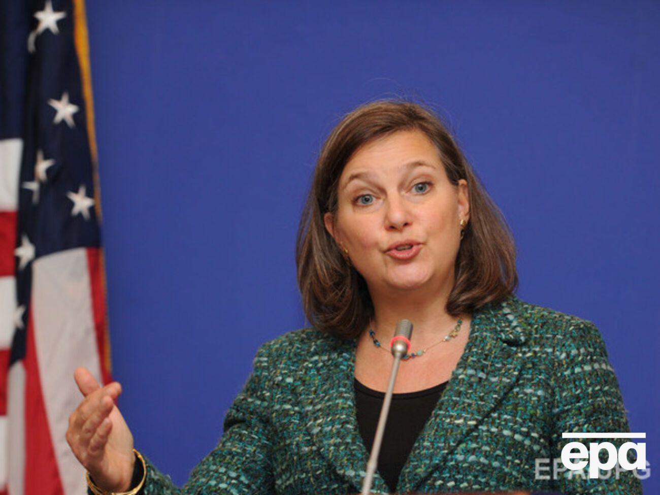 США сотрудничают с Нидерландами в расследовании катастрофы малайзийского авиалайнера, заявила Нуланд