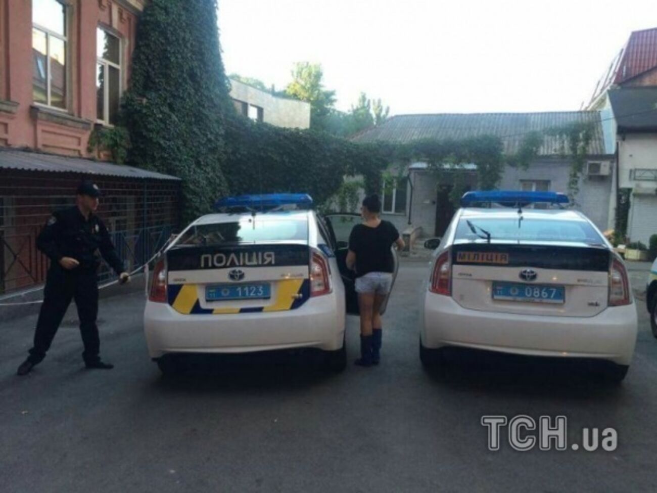 Новые патрульные "накрыли" бордель в центре Киева. Фоторепортаж
