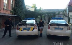 Новые патрульные "накрыли" бордель в центре Киева. Фоторепортаж