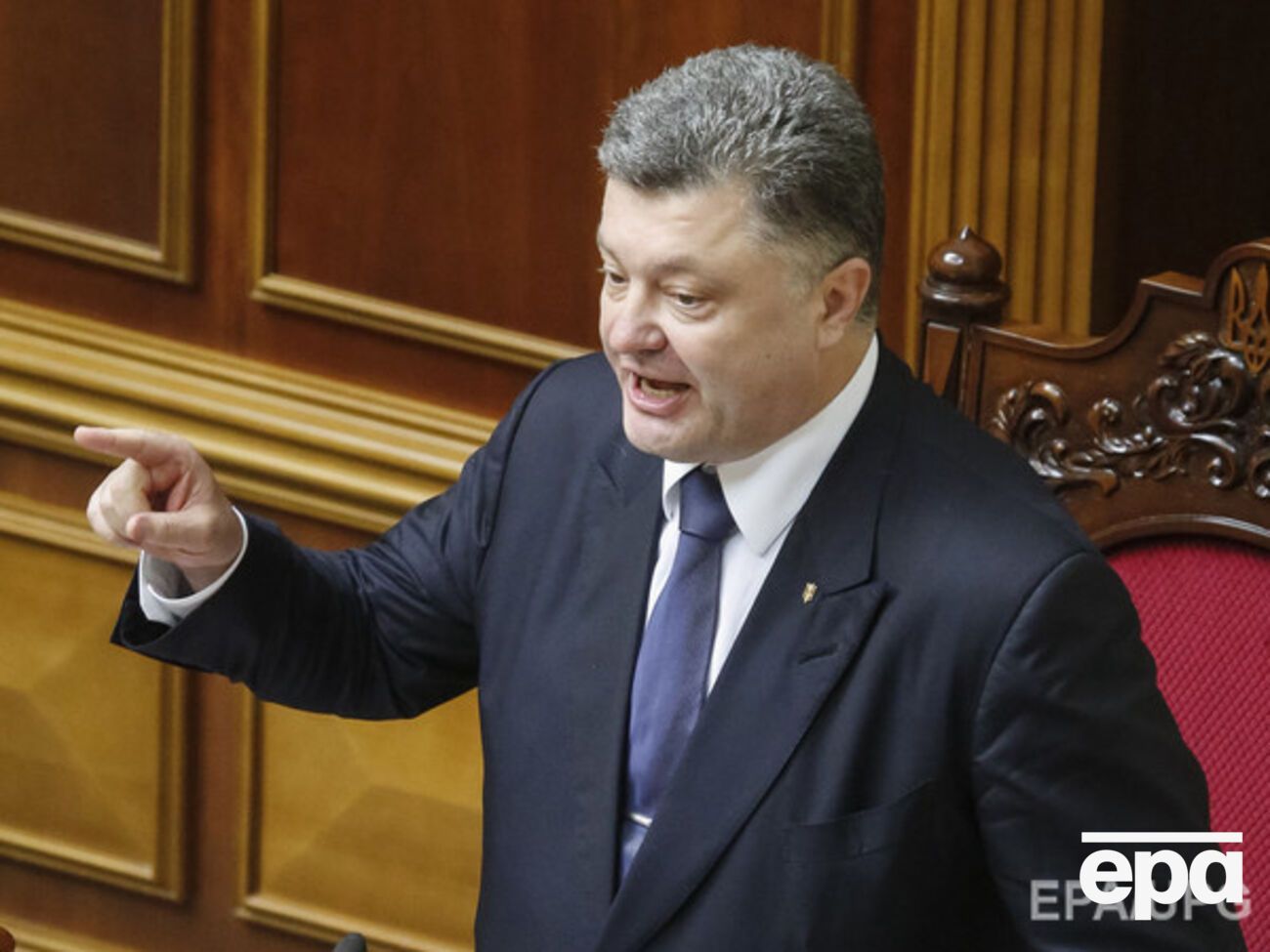 Порошенко раскритиковал депутатов от коалиции, которые не голосовали за проект изменений в Конституцию