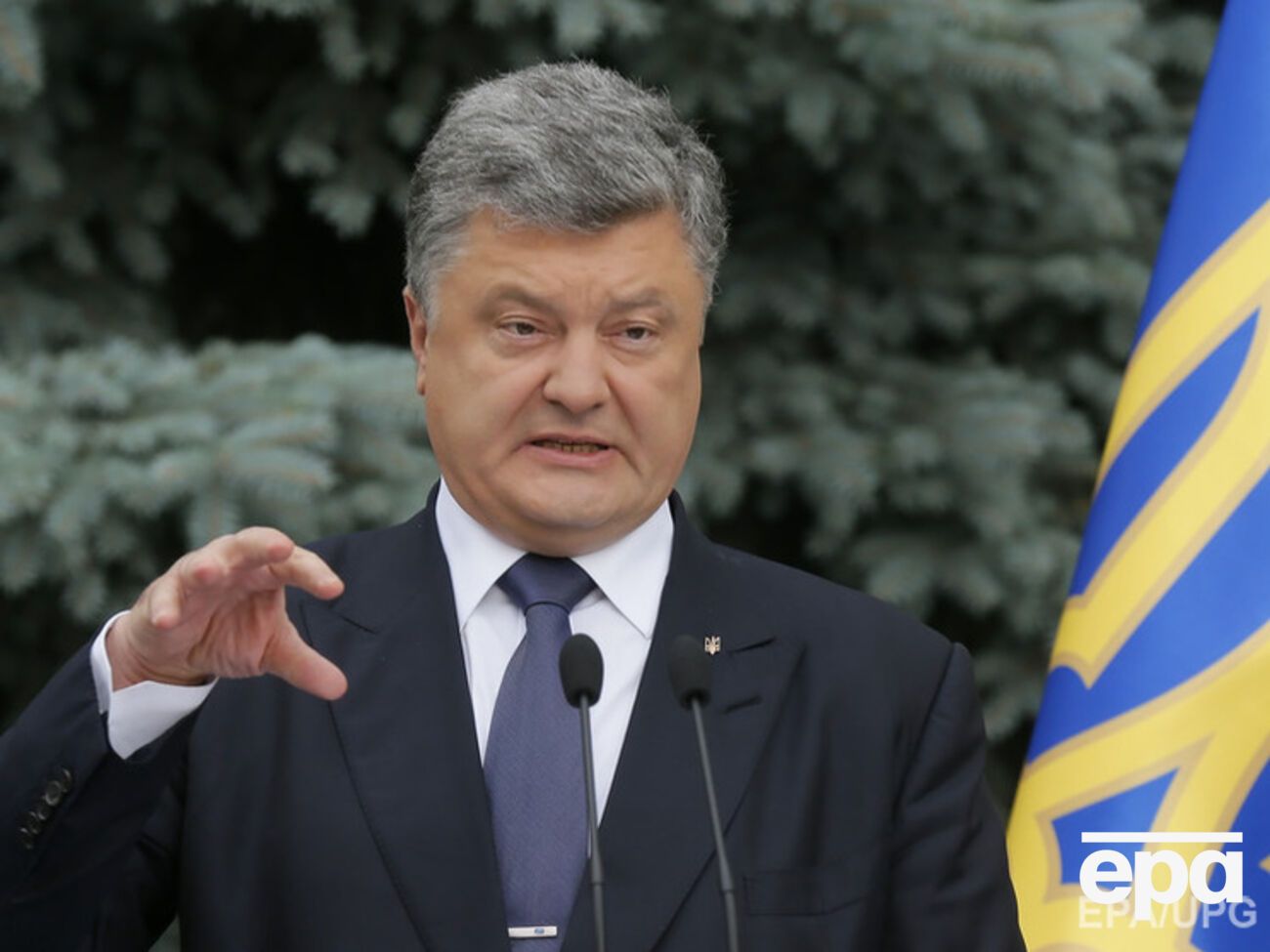 Порошенко расчитывает привлечь волонтеров к борьбе с контрабандой оружия