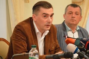 Добродомов пойдет на выборы со своей партией