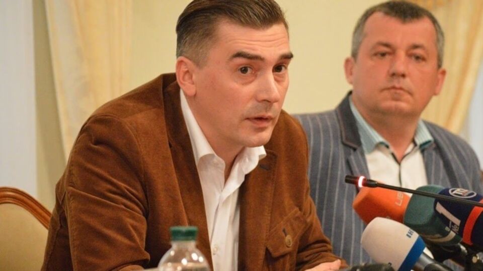 Добродомов пойдет на выборы со своей партией