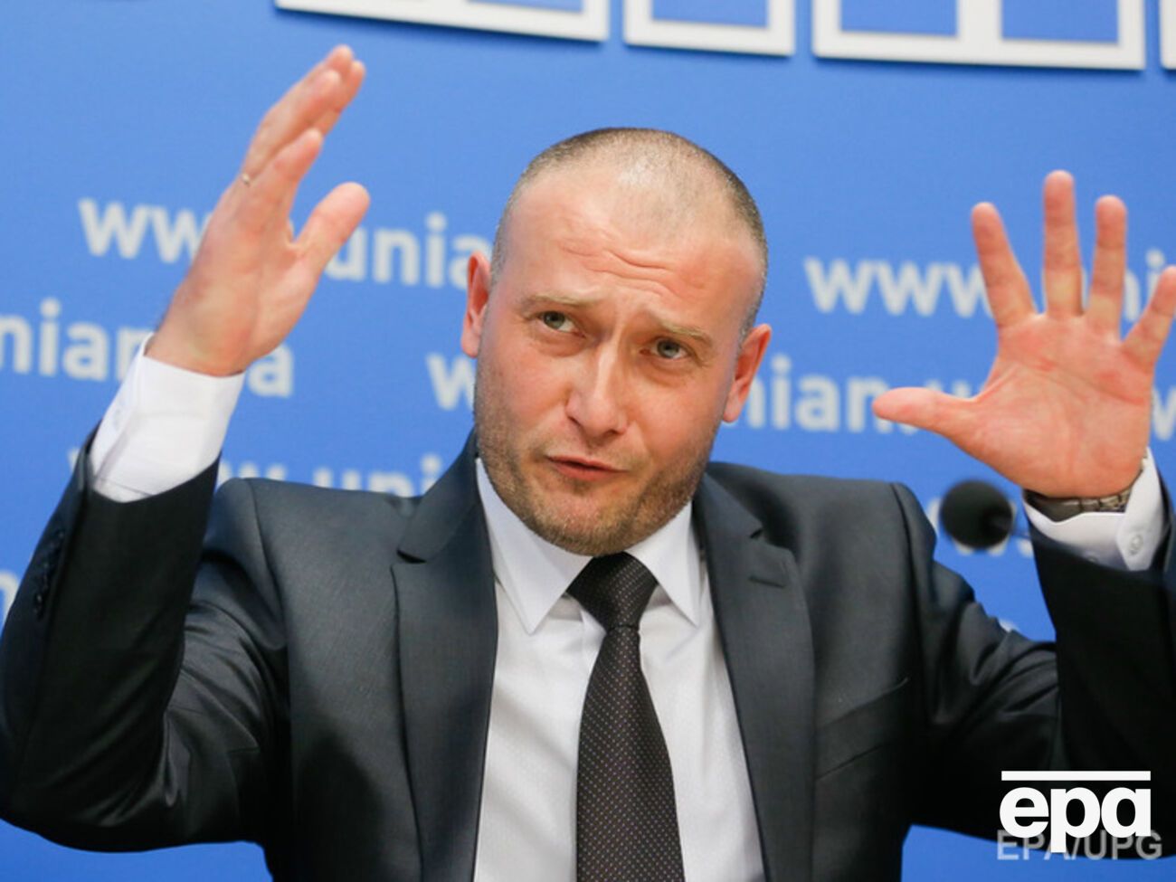 Дмитрий Ярош дал пресс-конференцию, на которой прокомментировал события в Мукачево