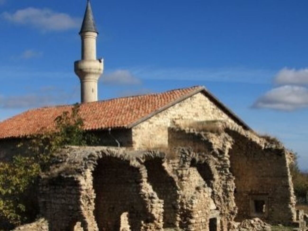 700-летняя мечеть Узбека в Крыму