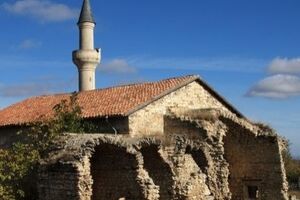 700-летняя мечеть Узбека в Крыму