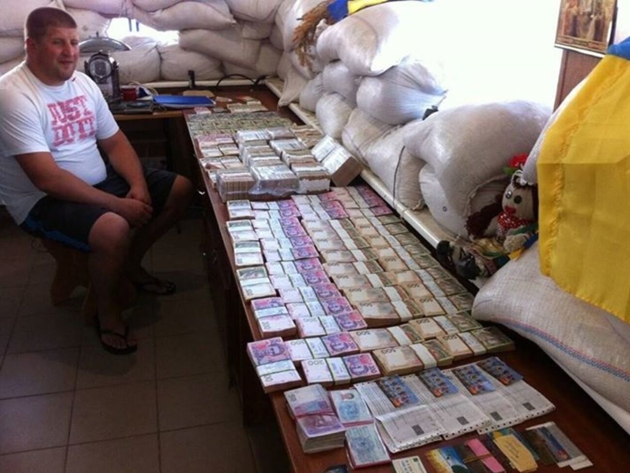 Аваков:&nbsp;Деньги к сепарам не доедут!