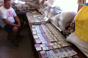 Аваков: Деньги к сепарам не доедут!