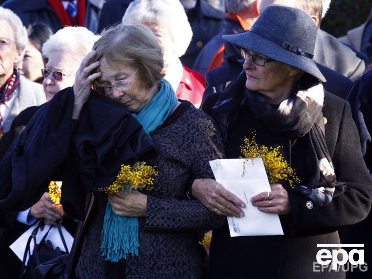 Церемония памяти погибших в авиакатастрофе MH17 в саду парламента в Канберре (Австралия) 17 июля