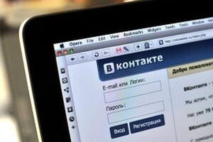 Сервис визуально очень похож на Instagram и дает примерно те же возможности