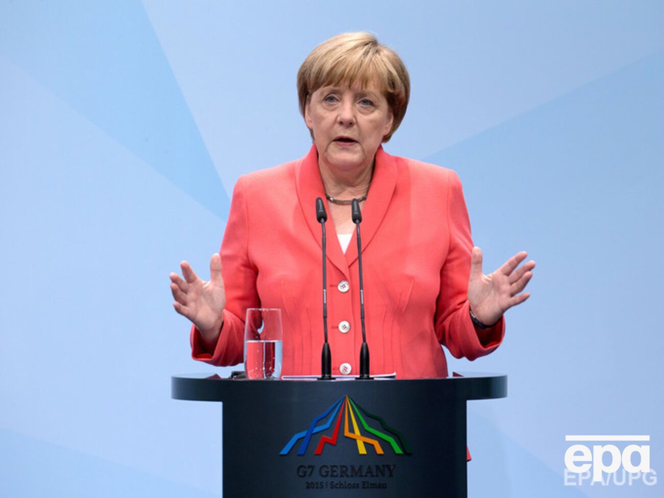 Меркель и Олланд призвали выполнять Минские соглашения