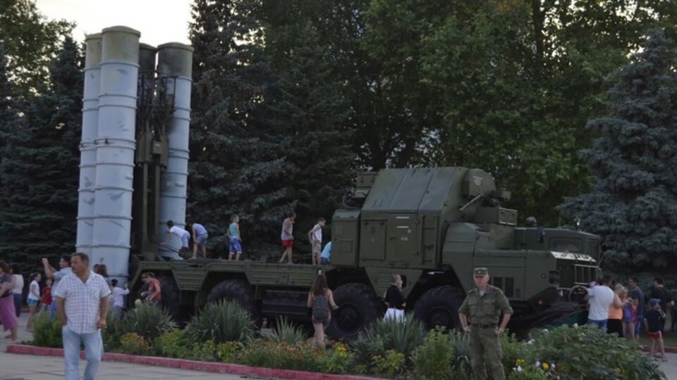 СМИ: Акция вызвала большой интерес у керчан, многие интересовались зарплатами в армии