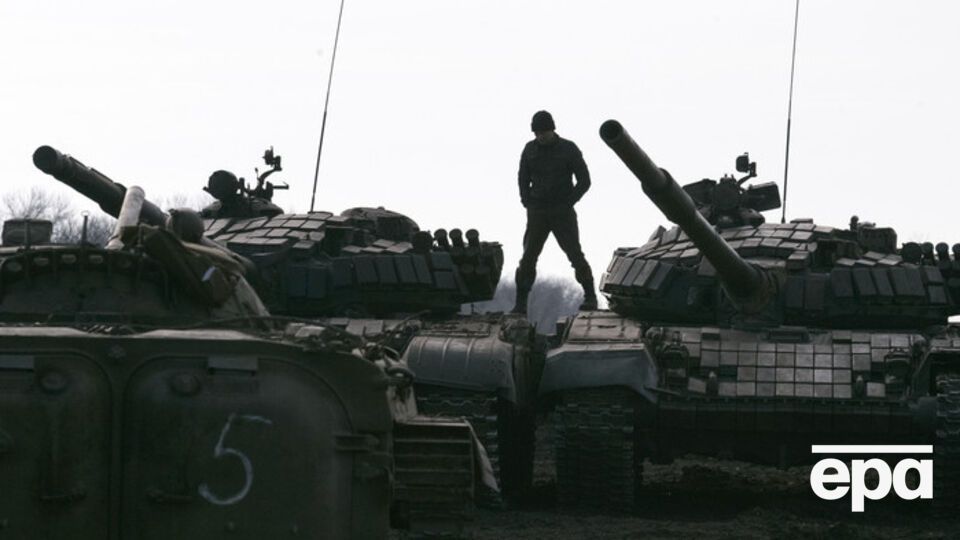 Захарченко заявил, что боевики отведут часть танков от линии соприкосновения